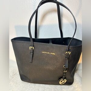 MICHAEL KORS| Saffiano Leather Tote| Black| Gold tone Hardware|